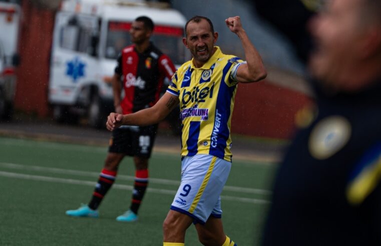 Hernán Barcos le quitó el invicto al FBC Melgar