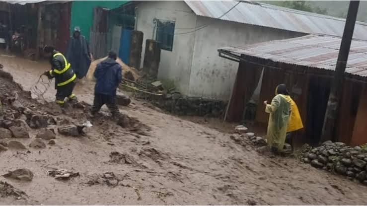 Chacaneque: derrumbe por lluvias sepulta a todo un pueblo