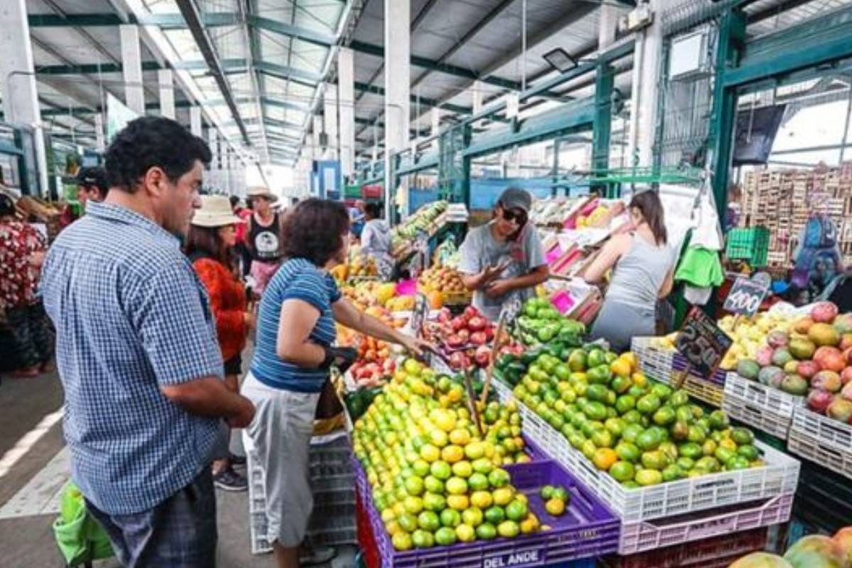 Lluvias disparan precios de alimentos básicos en los mercados