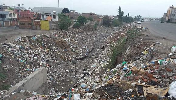 “Arrojar basura a las torrenteras es un delito”