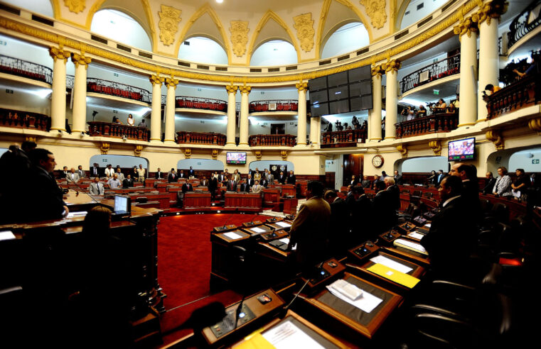 Bancadas de izquierda impulsan interpelación a 2 ministros por nueva Carretera Central