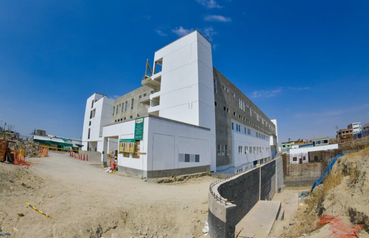 Vecinos de Cerro Colorado exigien a Rohel Sánchez respetar el cronograma del hospital Maritza Campos