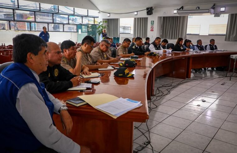 SE INSTALARÁN VALLAS METÁLICAS EN LA PLAZA DE ARMAS