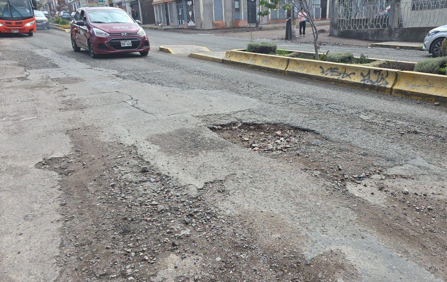 Taxistas exigen a alcaldes modernizar vías en Arequipa
