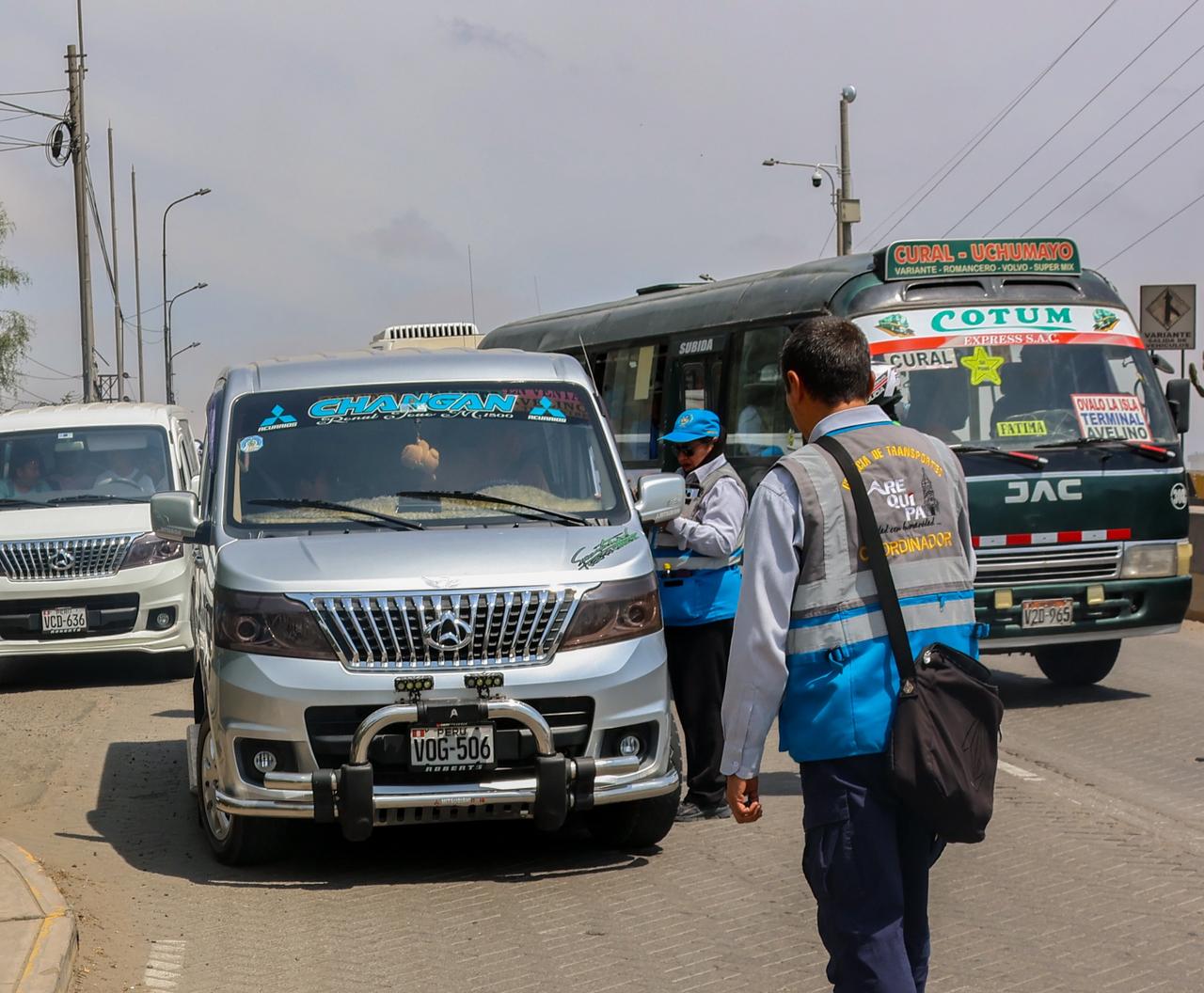Doce “loncheritas” terminaron en depósito por informales