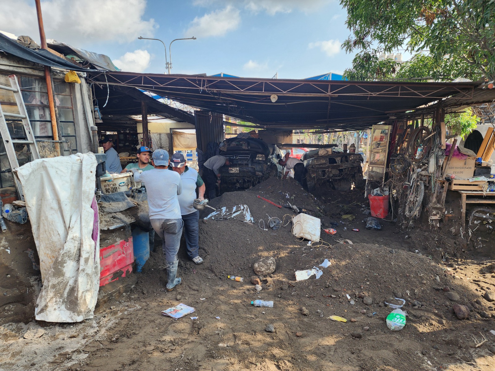Torrentera El Chullo sepultó taller mecánico en Yanahuara