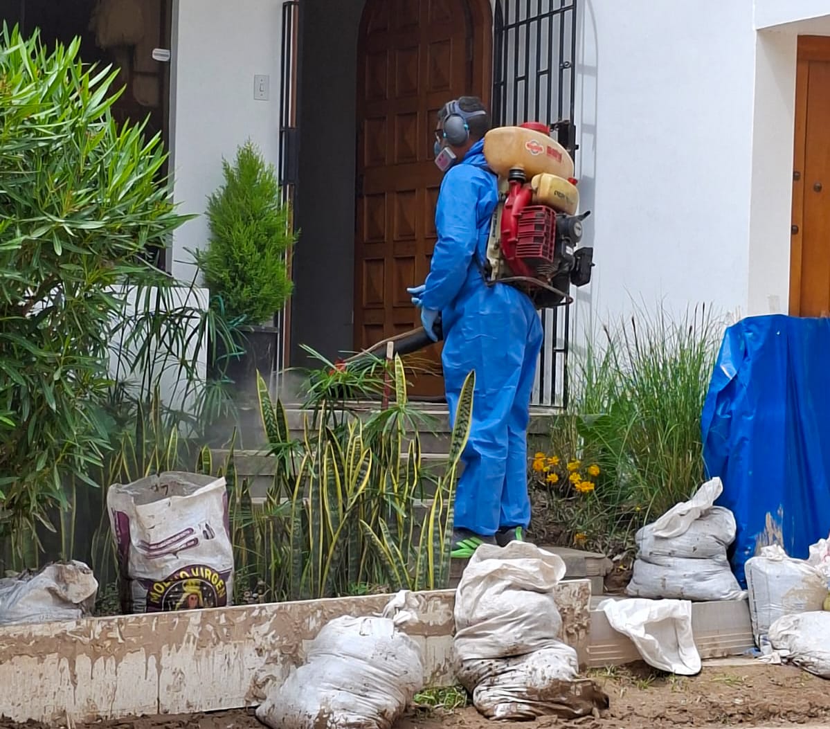 GORE Arequipa continúa con la desinfección de viviendas afectadas por intensas lluvias