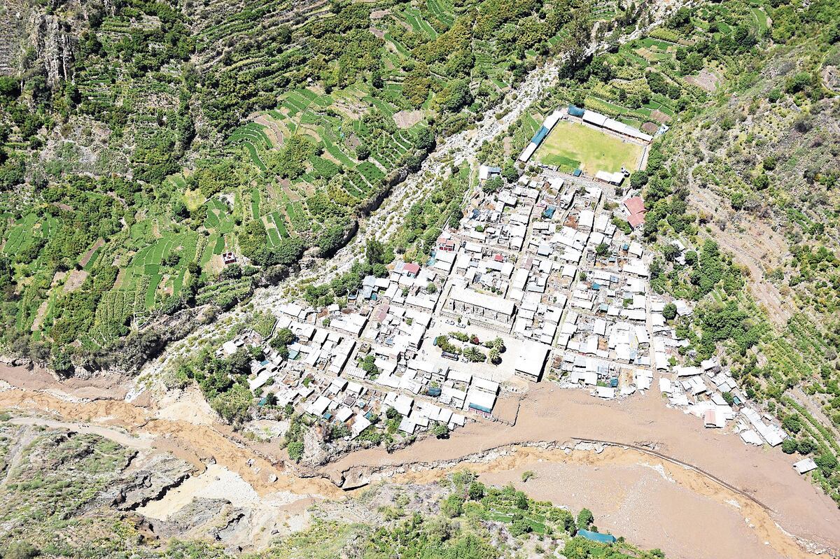 Huaicos aíslan pueblos en Castilla y pobladores siguen esperando apoyo ante lluvias