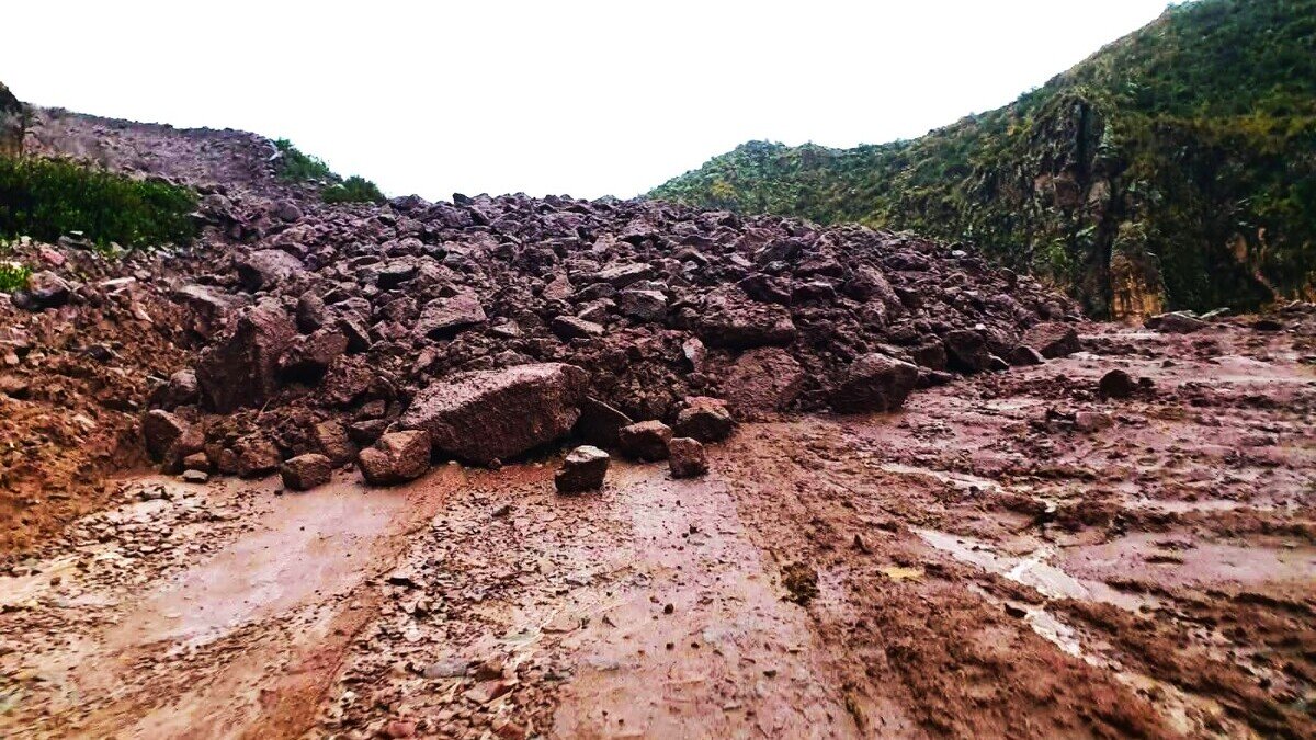Tres distritos de Castilla permanecen incomunicados y exigen declaratoria de emergencia