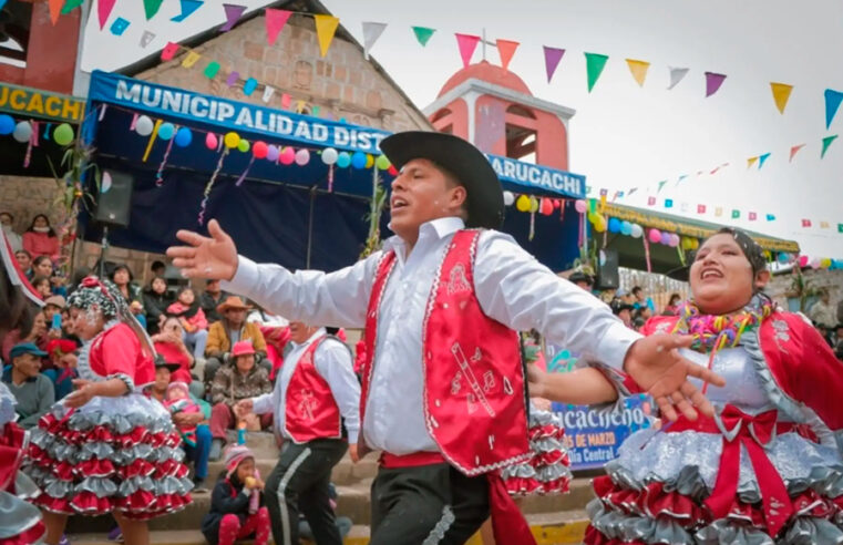 Danza, colorido y tradición marcaron el Carnaval de Tarata 2026