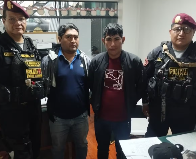 Detienen a dos personas por presunta suplantación en examen de licencias