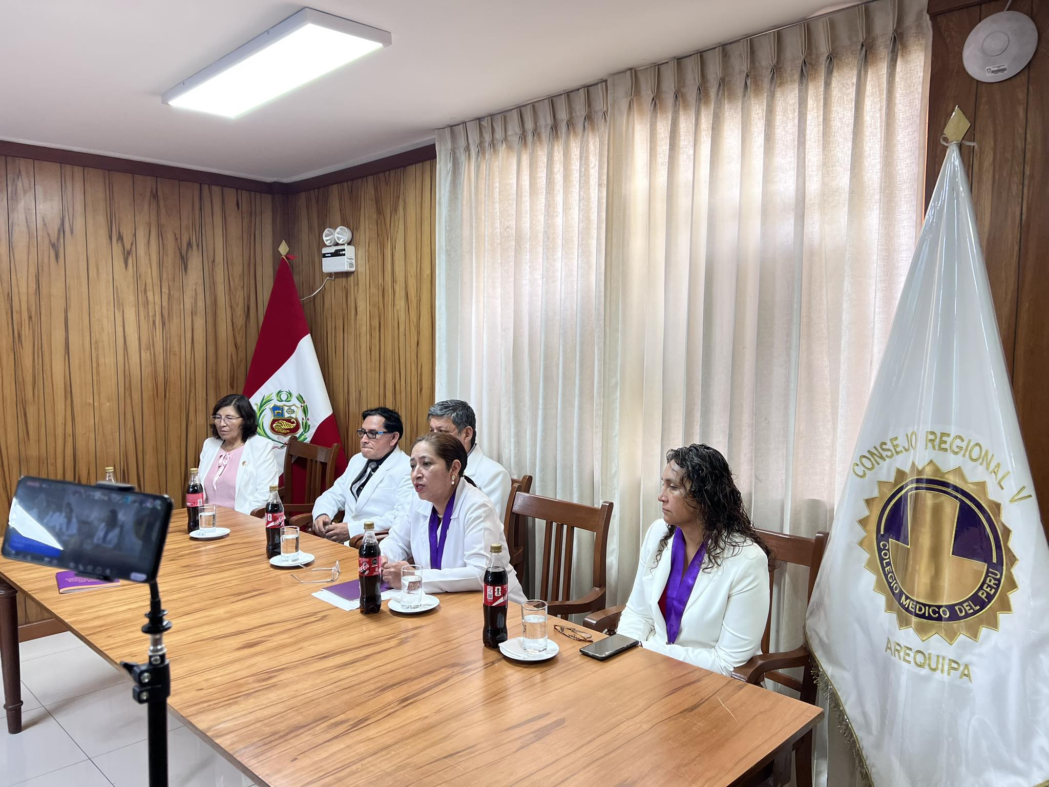 Colegio Médico exige intervención en EsSalud ante grave crisis por desabastecimiento de medicinas