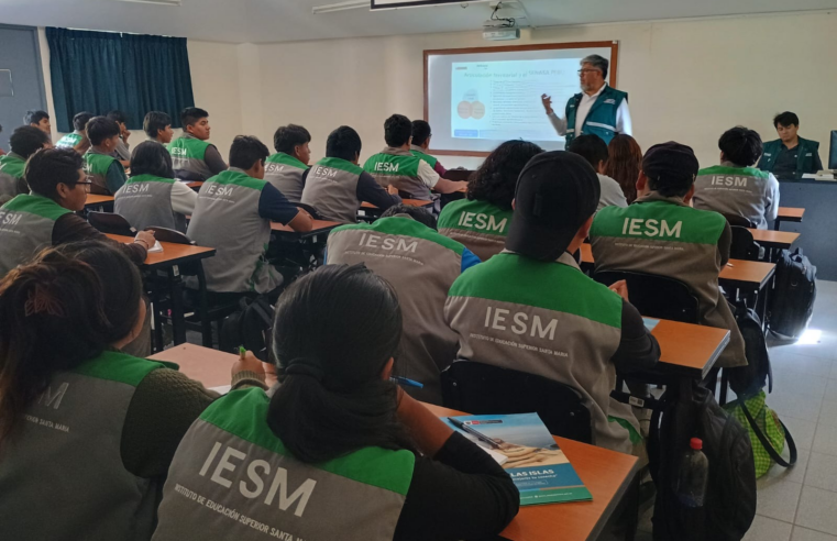 MINEDU renueva licencia al Instituto de Educación Superior “Santa María”
