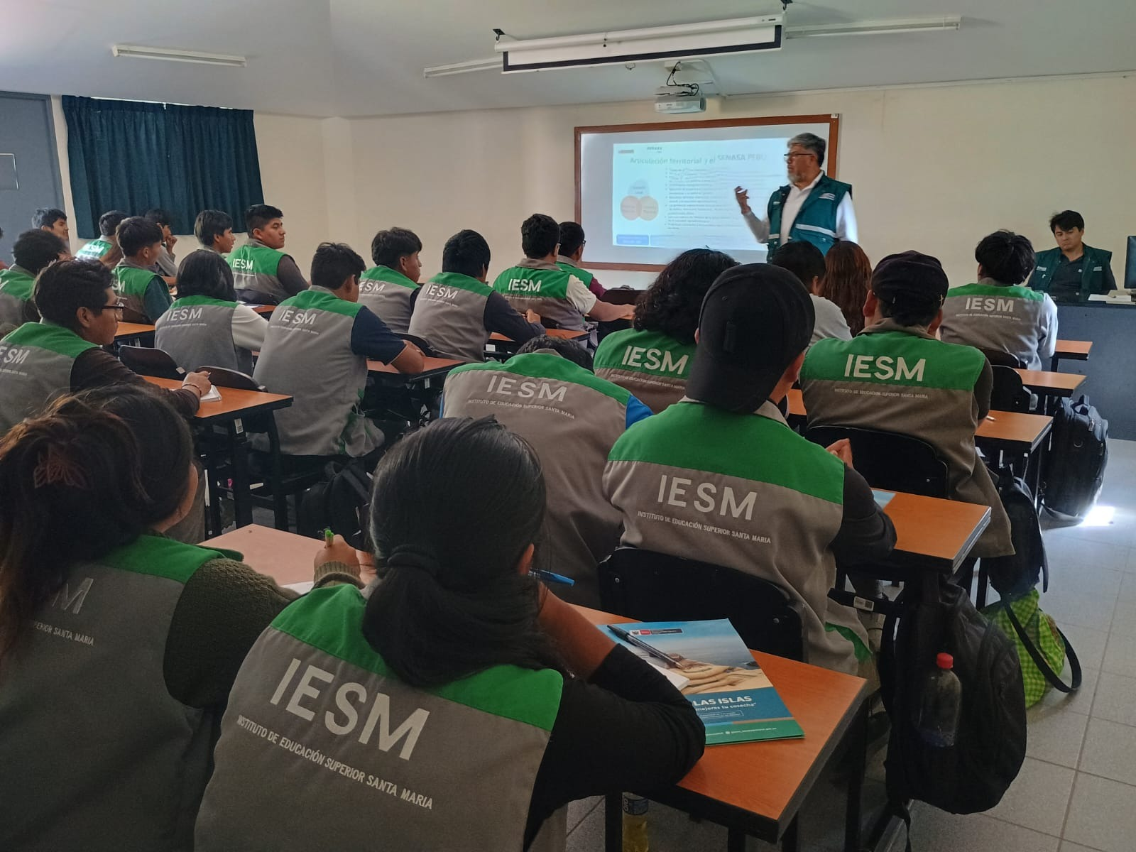 MINEDU renueva licencia al Instituto de Educación Superior “Santa María”