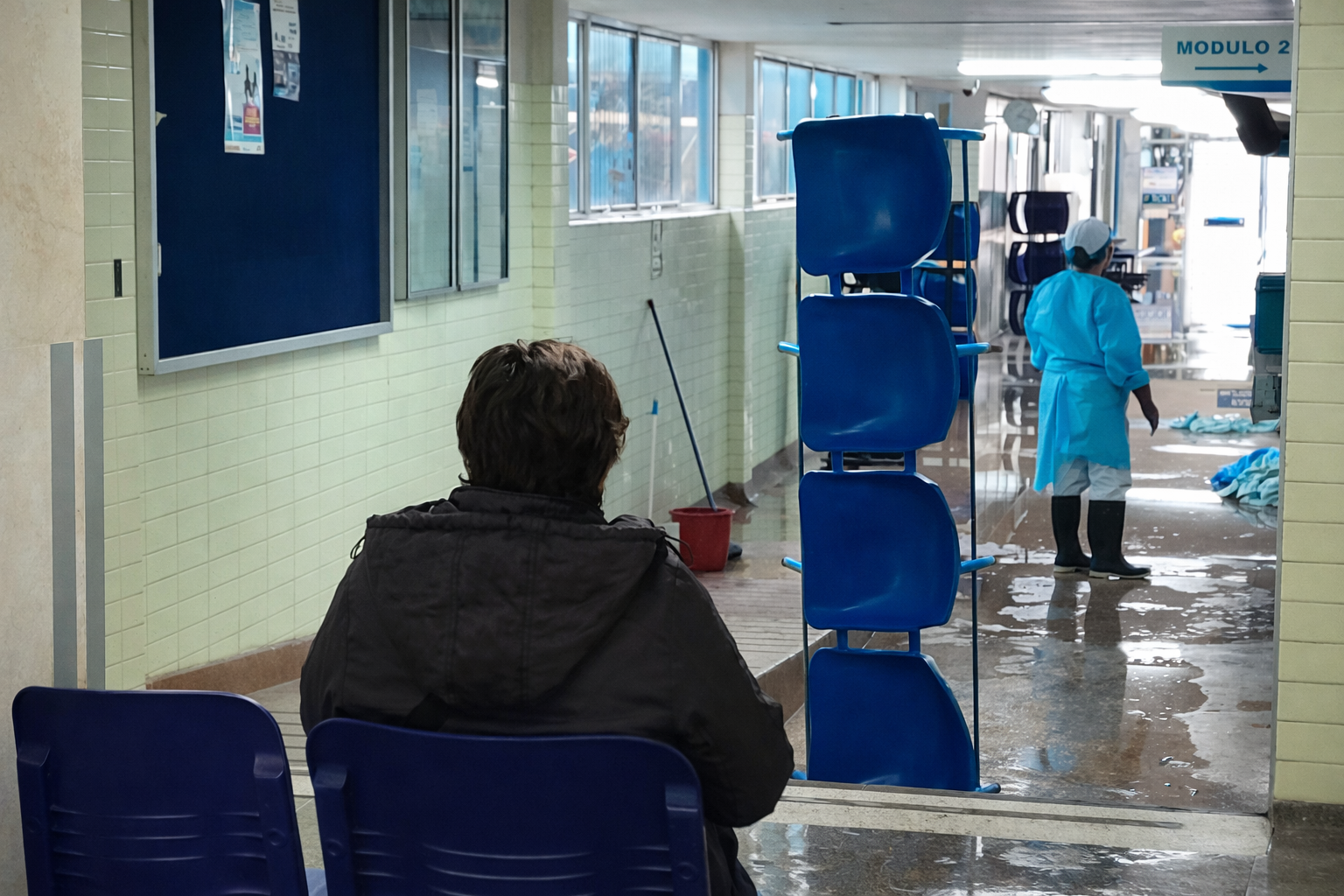 Lluvias inundan hospital de Yanahuara y ponen en riesgo el colegio Muñoz Najar