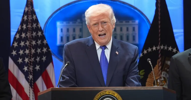 Trump anuncia que elevará al 15% el arancel global