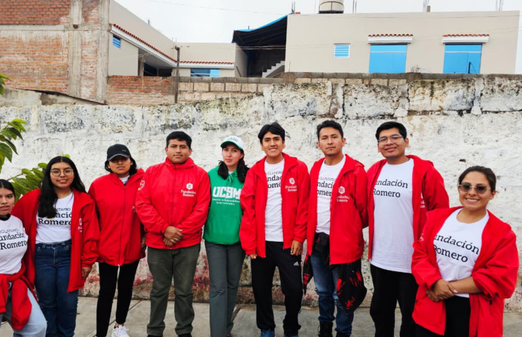 Fundación Romero y la Universidad Católica de Santa María entregan 1500 canastas a damnificados por huaicos