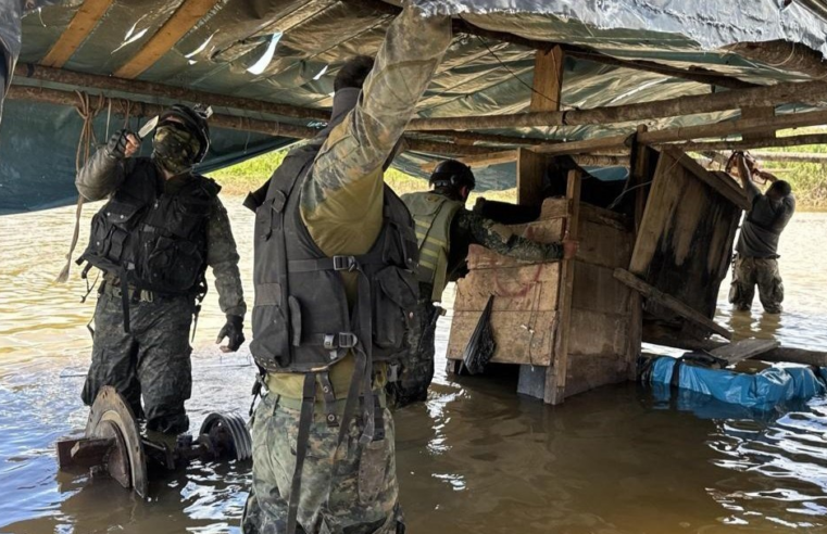 Marina ejecuta operativo contra minería ilegal y destruye bienes por S/1.8 millones