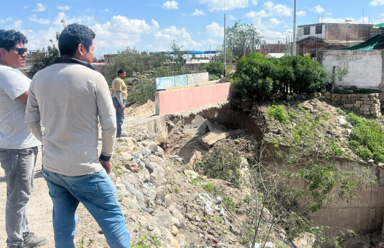 Colapsa puente en Cayma tras intensas precipitaciones fluviales