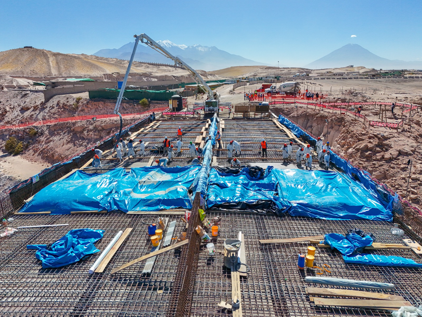 Reactivan obras del puente Arequipa–La Joya tras cinco meses de paralización