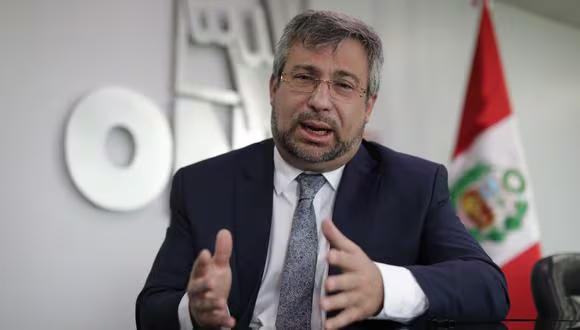 Piden destitución de Corvetto por presunto mal uso de S/80 millones en franja electoral