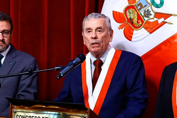 Rospigliosi observa firmas y frena convocatoria a Pleno Extraordinario