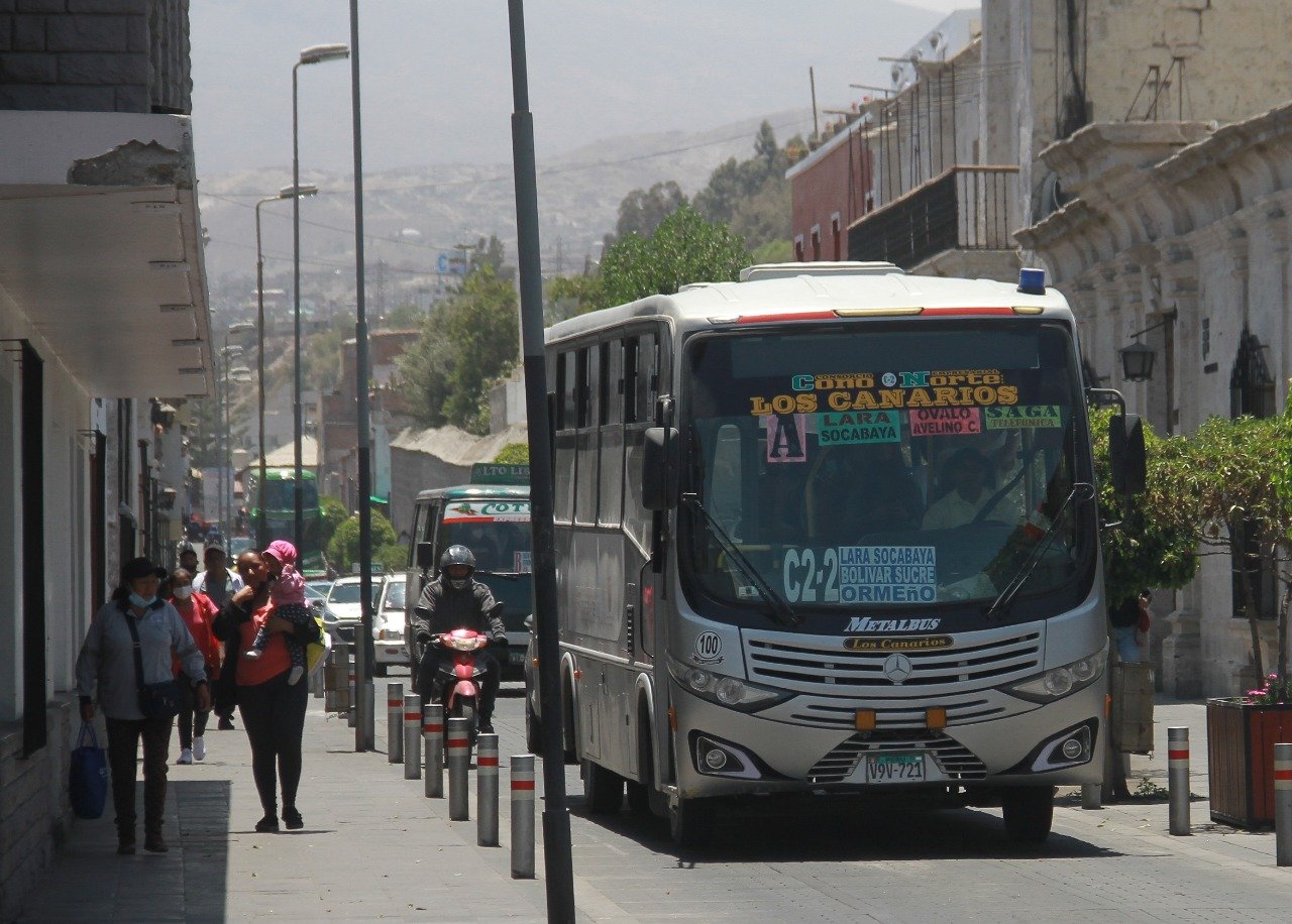 “Debe definirse ya sí habrá una suba del pasaje en el transporte público”