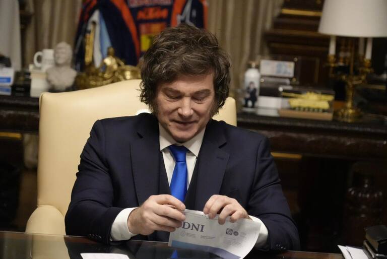 Milei promulga reforma laboral aprobada por el Congreso