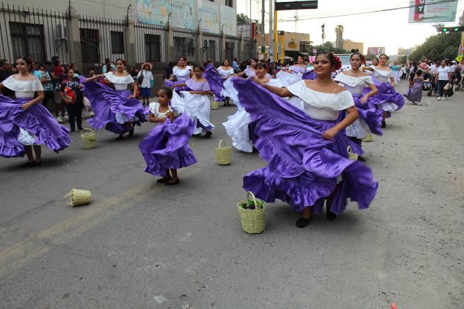 Vendimia se inicia con pisa de una tonelada de uva y destilación