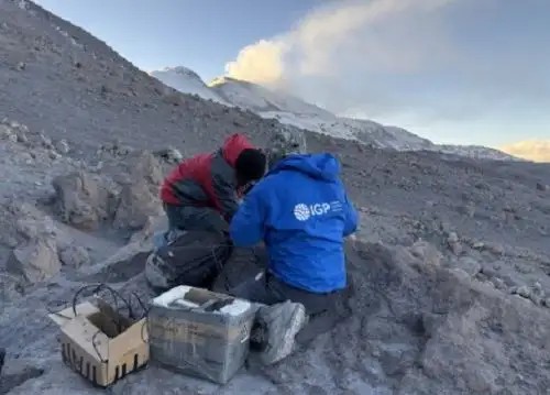 IGP revela el hallazgo de un sistema hidrotermal bajo el volcán Sabancaya
