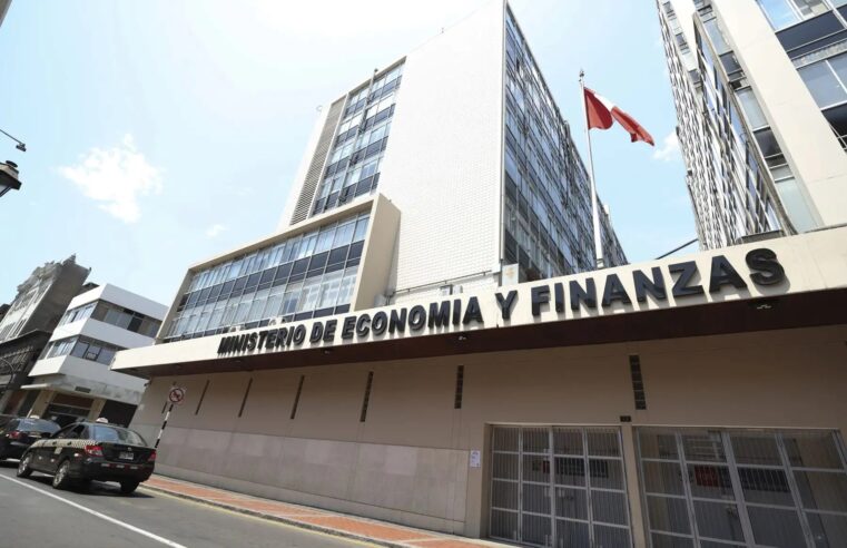 Gobierno autoriza transferencia de S/ 25 millones para bono a docentes