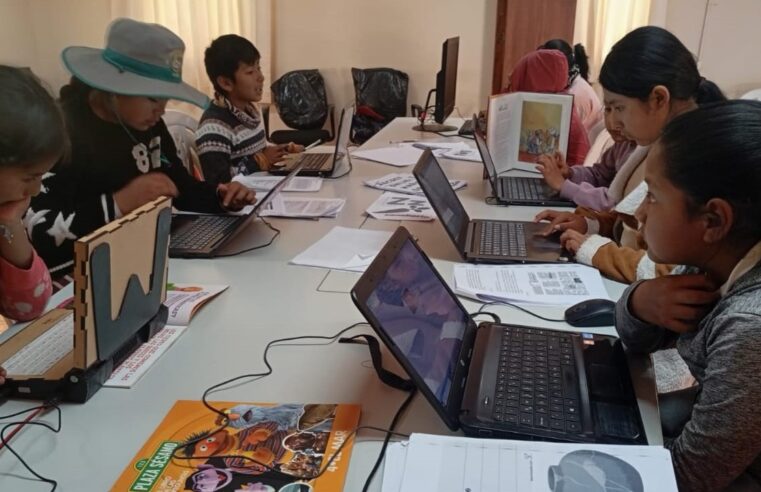 Niños de zonas altoandinas aprenden computación en Tambo Canocota de Caylloma