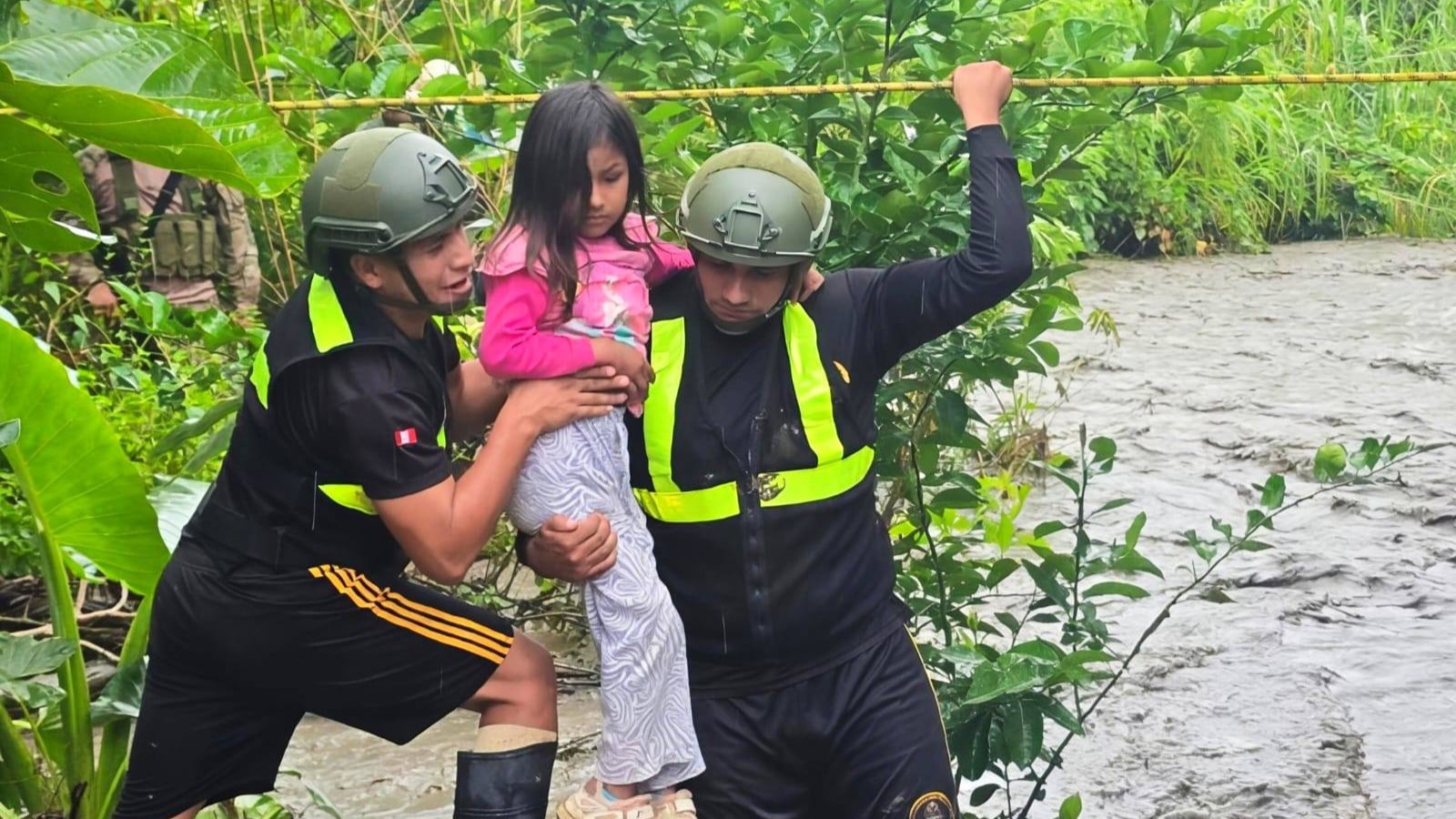 EP despliega personal y maquinaria para atender emergencias por lluvias