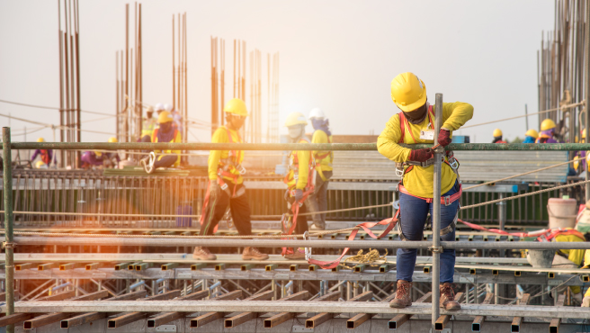 Economía peruana creció 3.54 % por minería, construcción y comercio