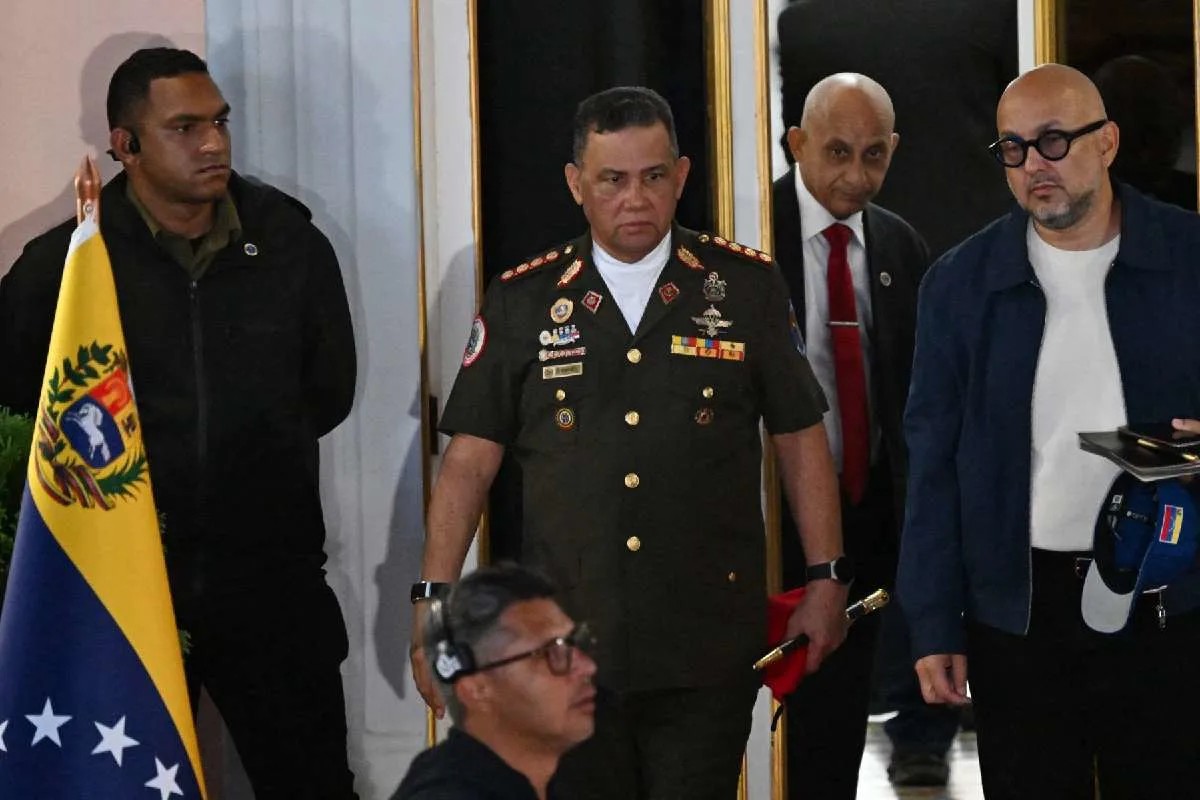 Presidenta de Venezuela realiza cambios militares