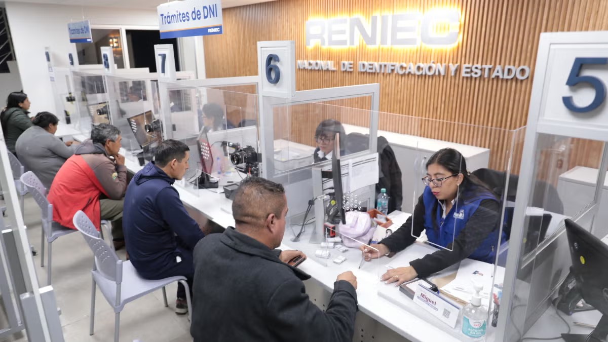 Más de 700 mil peruanos no recogen DNI a semanas de las elecciones