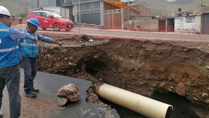 Nueva rotura de tubería agrava crisis de agua en el Cono Norte
