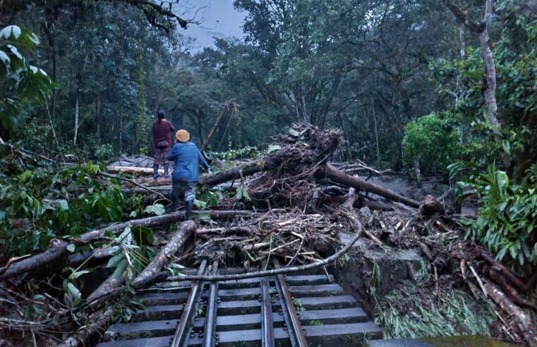 Huaico destruye vía férrea y cierran ruta amazónica hacia Machu Picchu