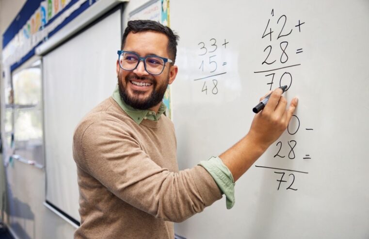 ¿En qué caso los docentes no deben tener contrato por locación de servicios?