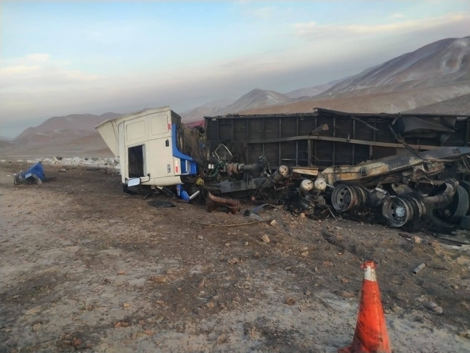 Transportista falleció tras despiste e incendio de camión en vía Cerro Verde