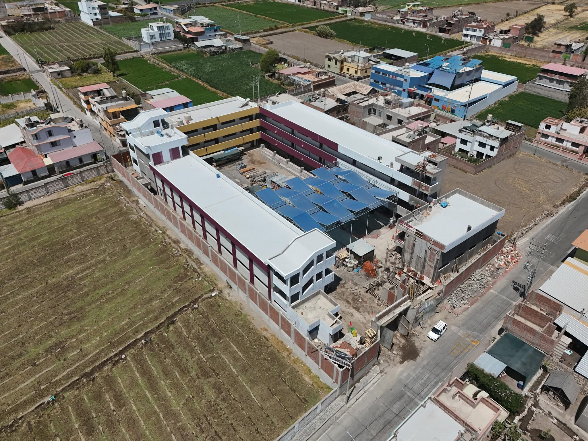 Nueve colegios dependen de inversión privada para su equipamiento tecnológico