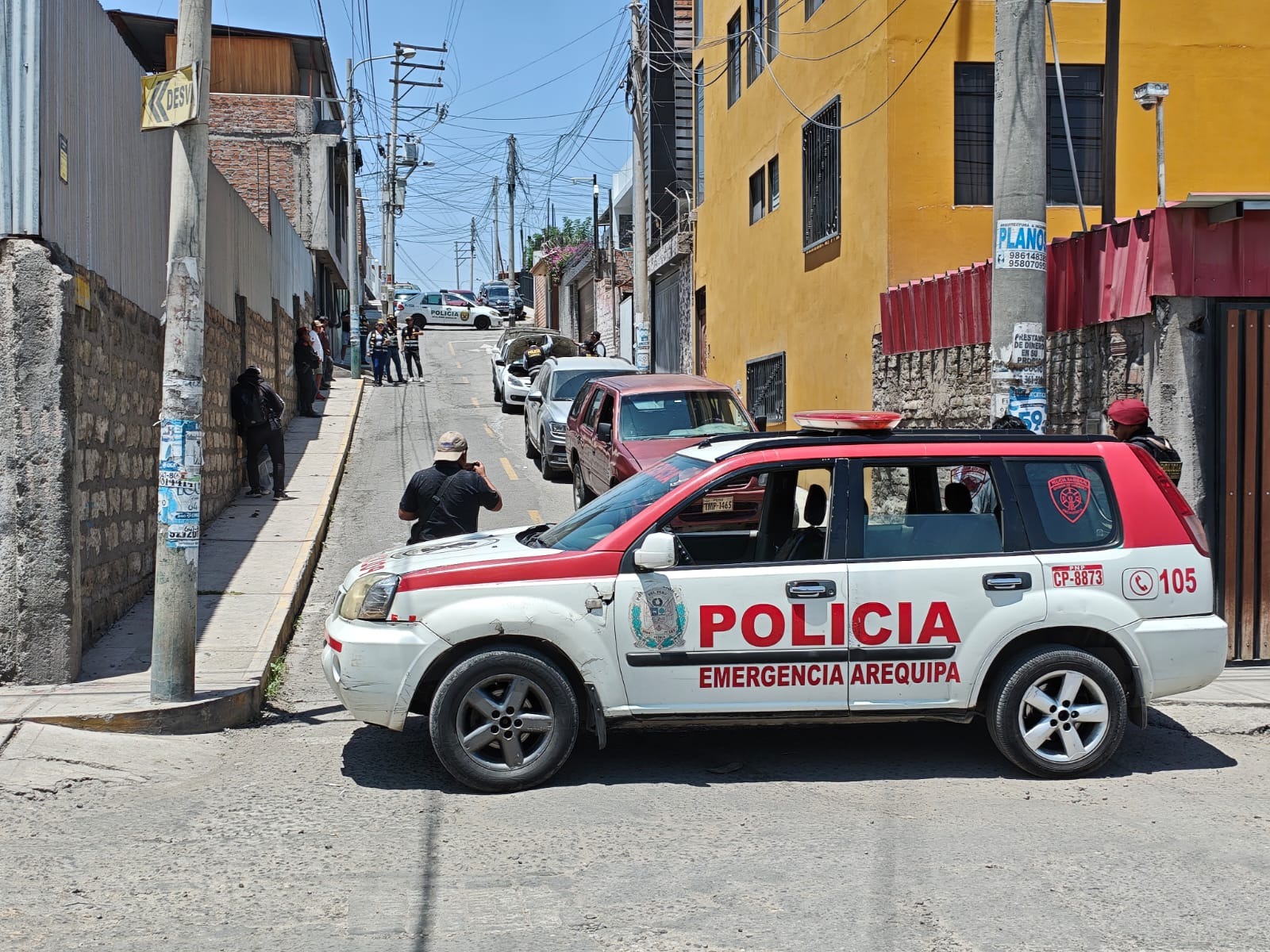 Hallan dos autos robados en Lima en taller de Cerro Colorado