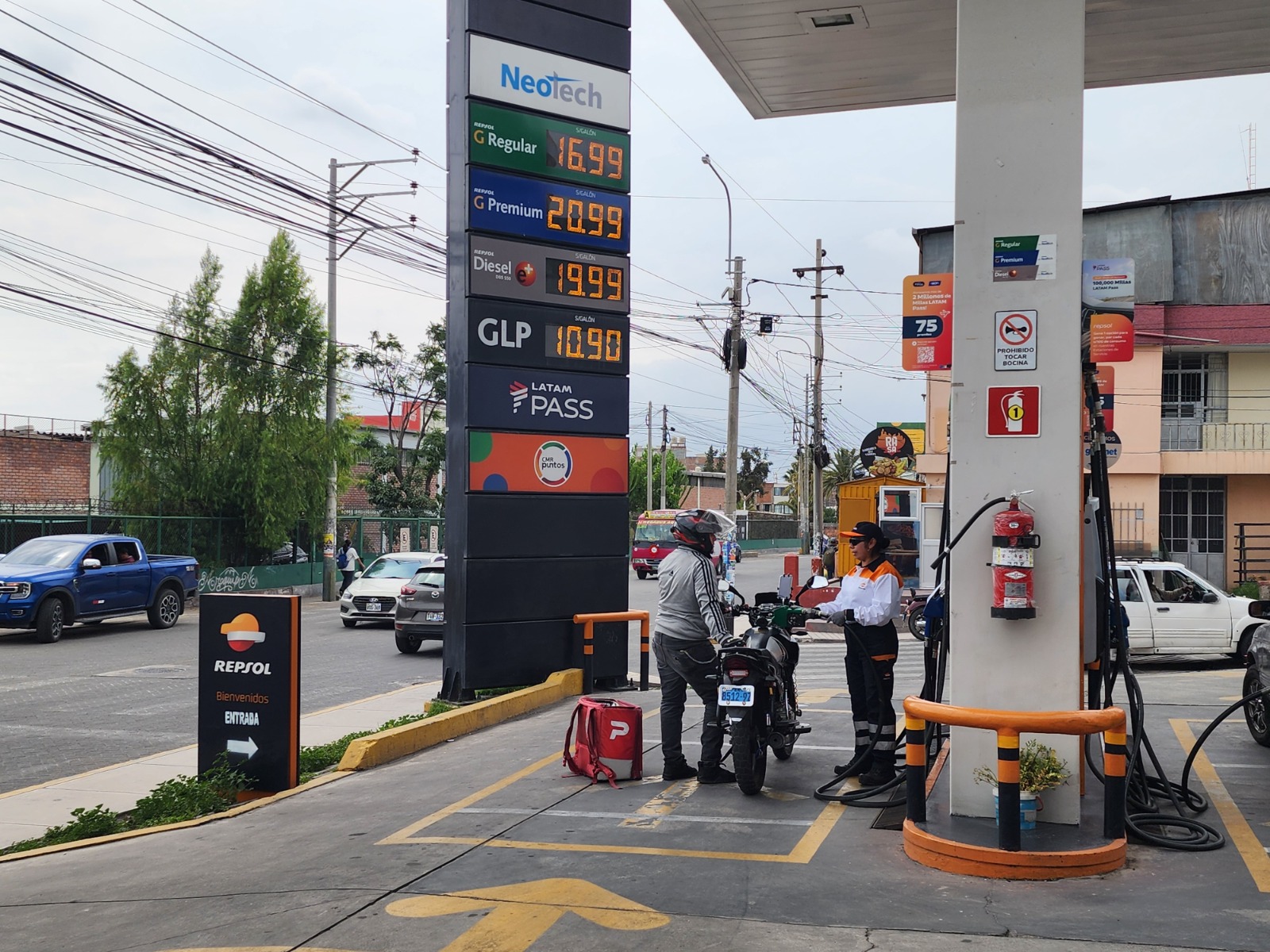 Alta demanda por combustibles mantiene desabastecimiento y precios altos
