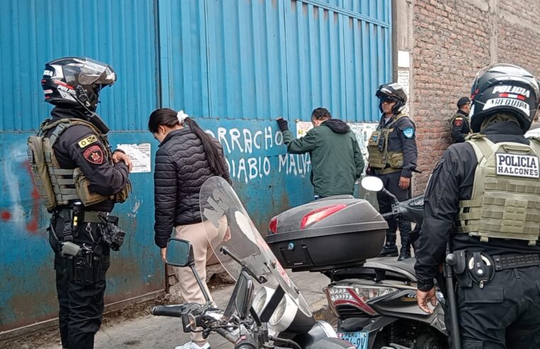 Detienen a dos presuntos extorsionadores en la Feria El Altiplano