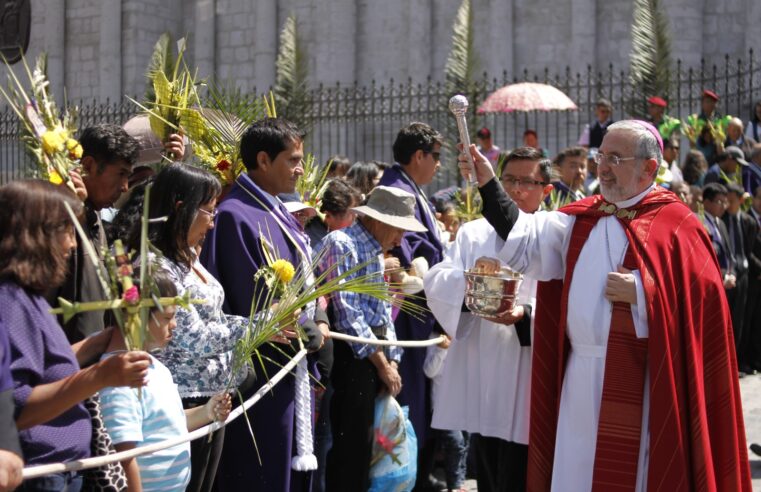 Hoy se celebra Domingo de Ramos en la Plaza de Armas
