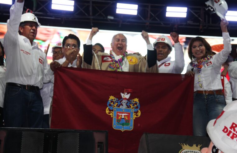 López Chau en Arequipa: promesas de salud, educación y lucha anticorrupción