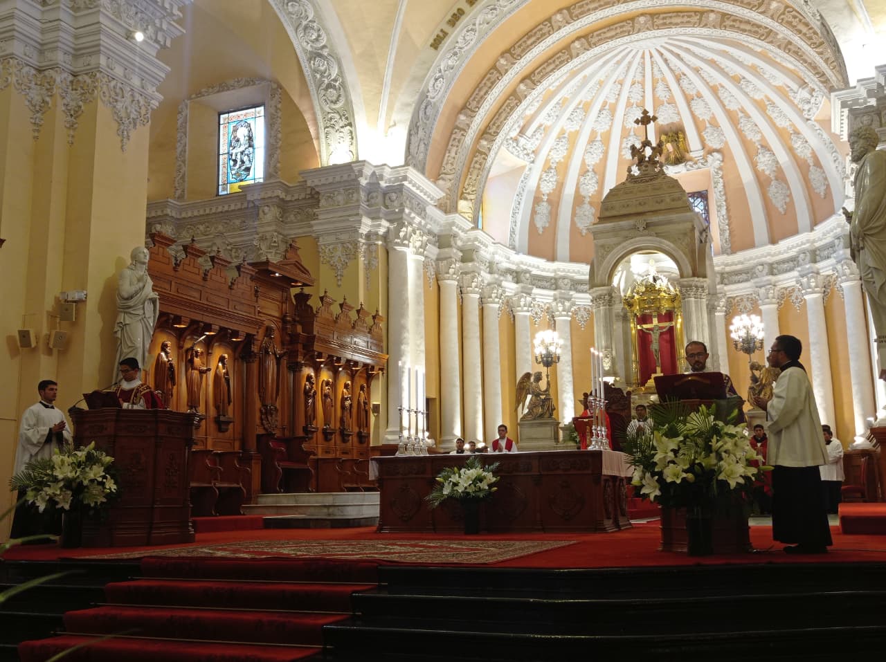 Fieles acompañaron entrada triunfal de Jesús en Jerusalén