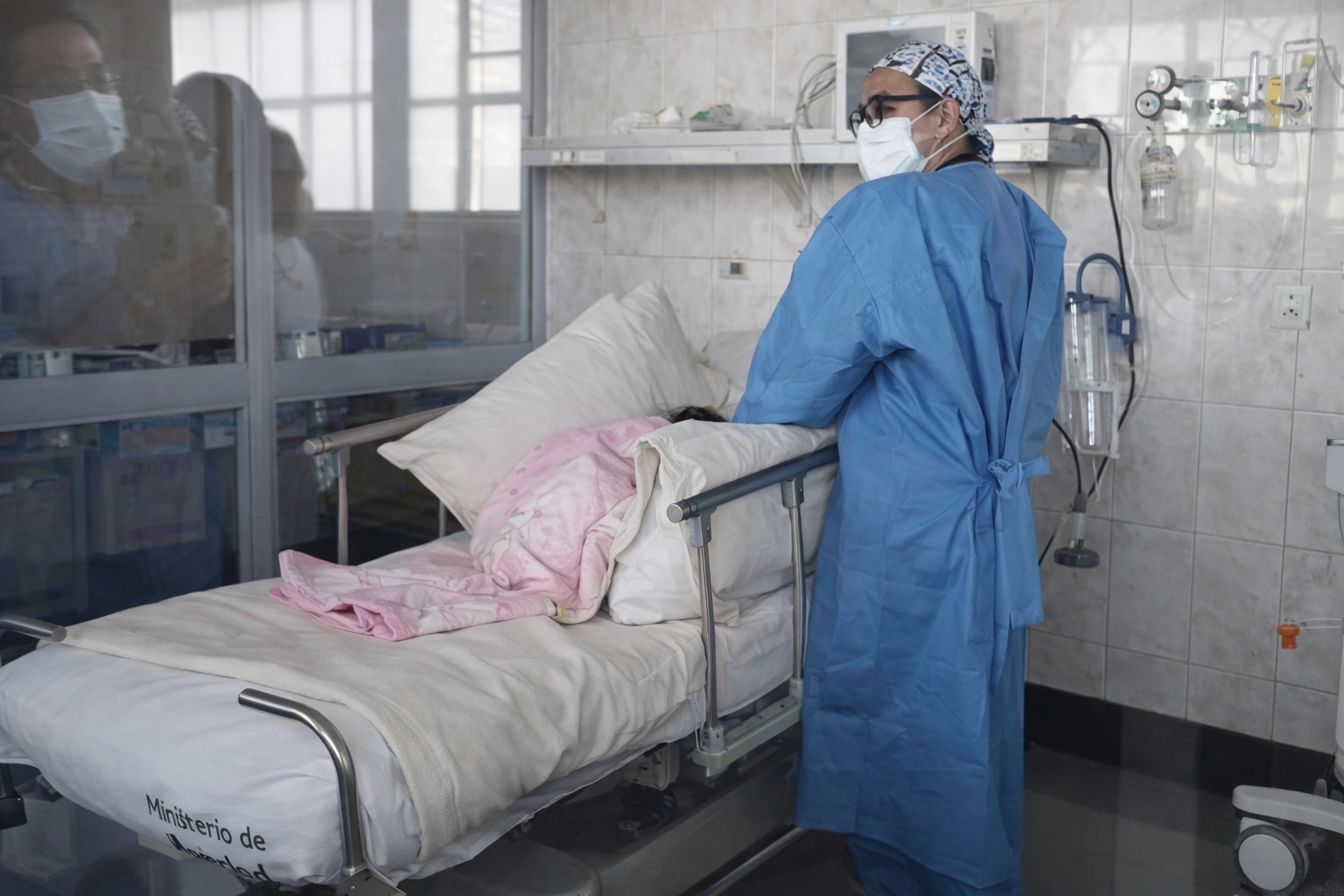 Bebé hallado en la calle se recupera favorablemente