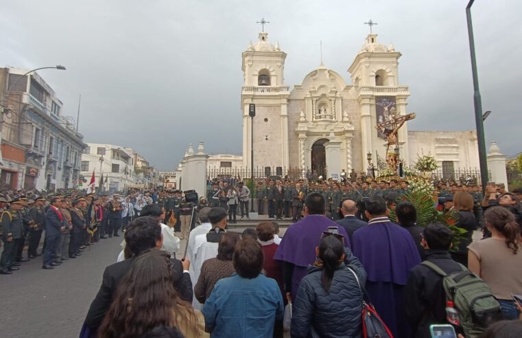 RENOVACIÓN DE PROMESAS SACERDOTALES DURANTE MISA CRISMAL