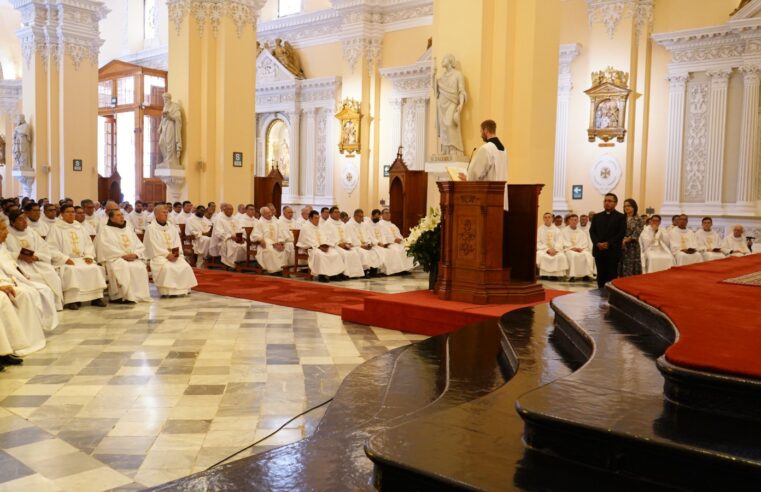 Arequipa vivió la misa crismal y renovación de promesas sacerdotales en La Catedral